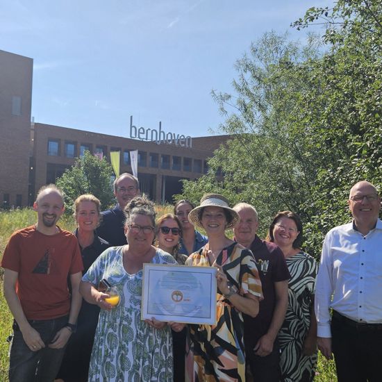 Certifitaat Liggend (Met Hoedje Ida)